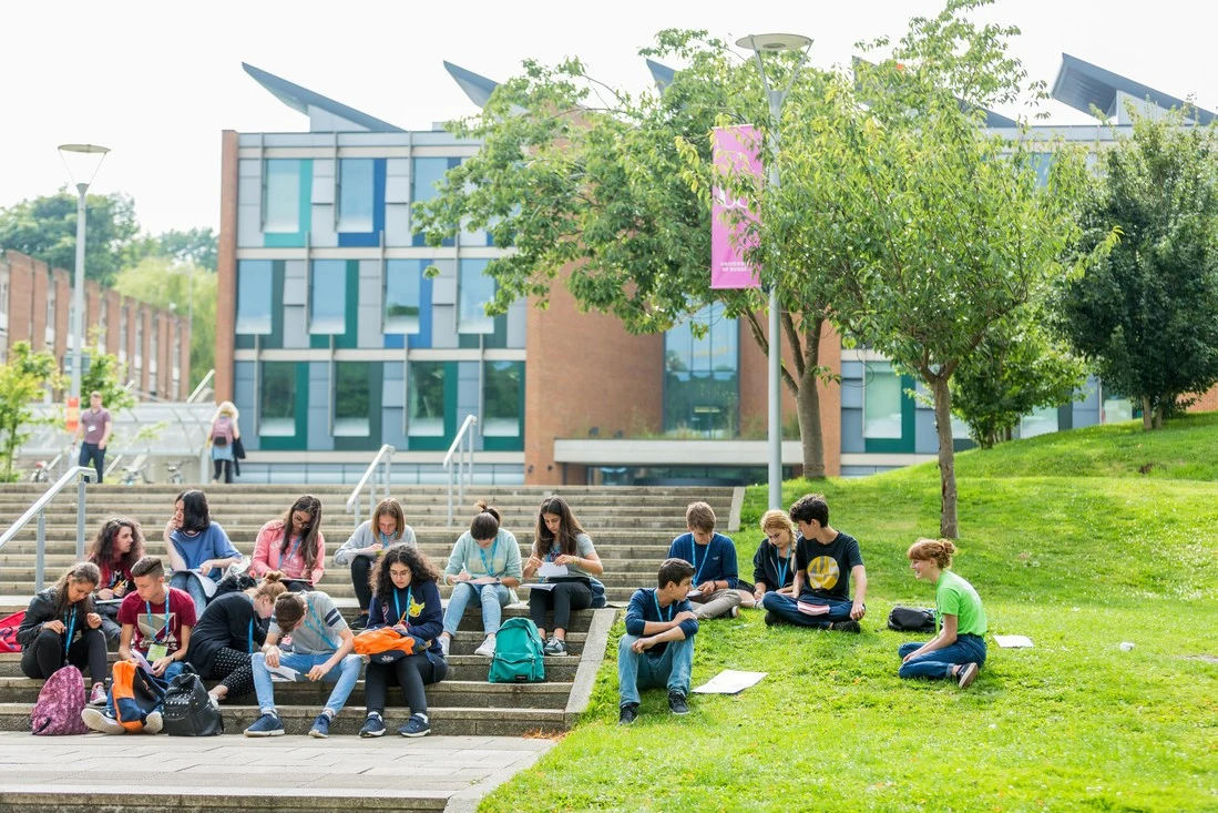 Embassy Summer University of Sussex Brighton yaz okulu görseli 2