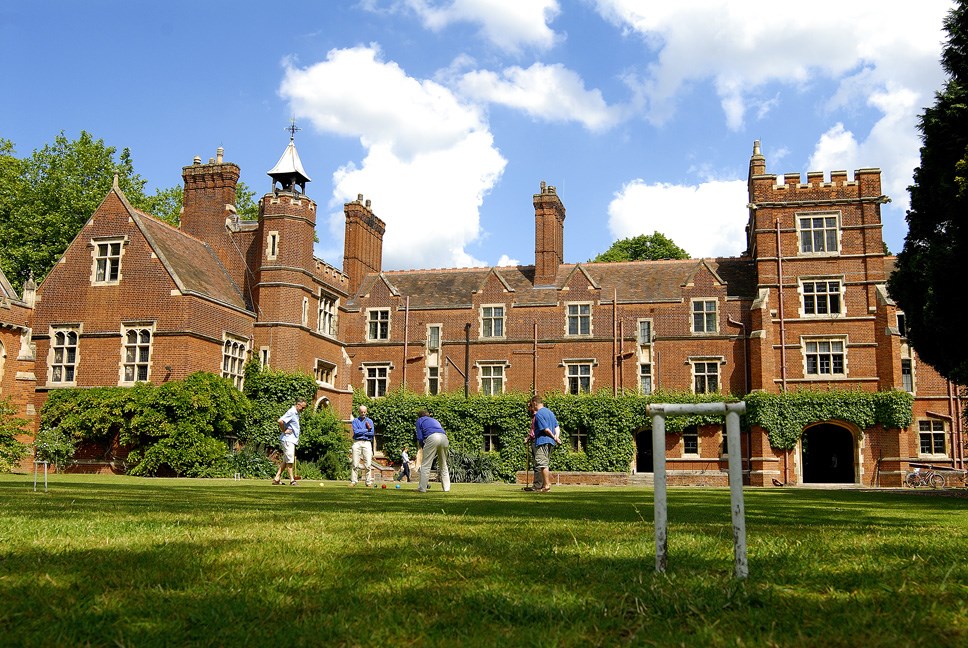 Studio Cambridge Sir Christopher yaz okulu görseli 1